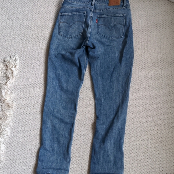 Levi's High Rise Skinny Blue Jeans - Picture 4 of 7